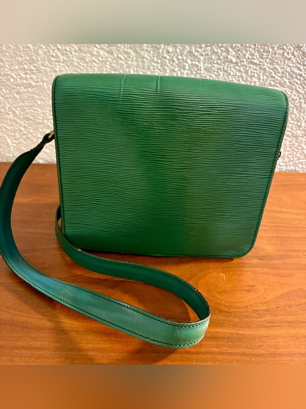 Auth Vintage Louis Vuitton Epi Leather Cartouchière MM Bag in Green - READ - Picture 5 of 16